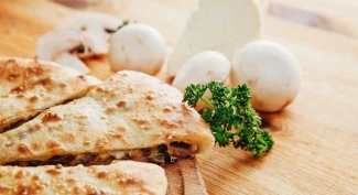 Осетинский пирог с сыром и грибами
